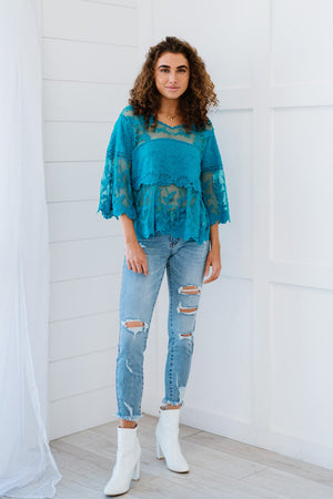 Davi & Dani Lace Oasis Full Size Run Top